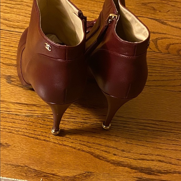 CHANEL camellia burgundy lambskin ankle booties 41 - Picture 8 of 8